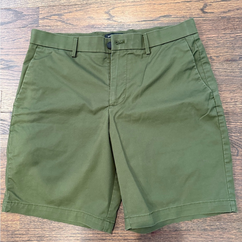 Banana Republic Core Temp 9” Short